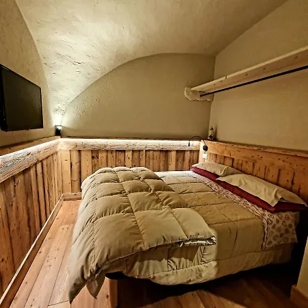 Le Bibelot Apartment